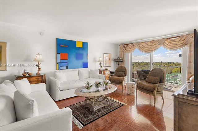 210 Sea View Drive 611, Key Biscayne, FL 33149