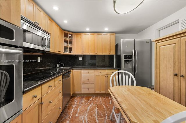 210 Sea View Drive 611, Key Biscayne, FL 33149