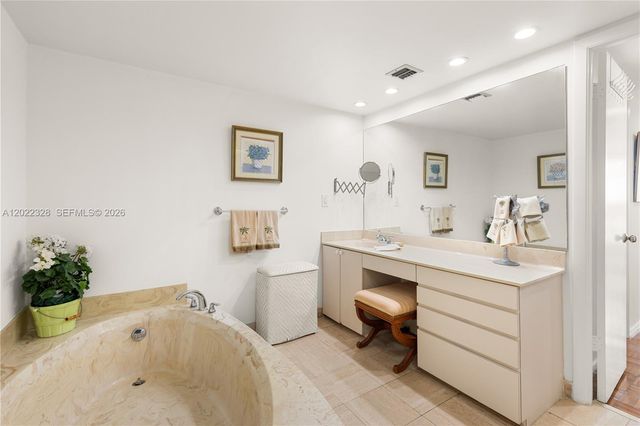 210 Sea View Drive 611, Key Biscayne, FL 33149