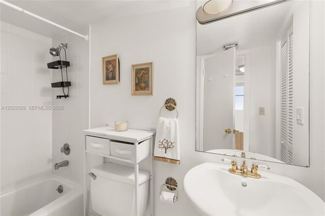 210 Sea View Drive 611, Key Biscayne, FL 33149