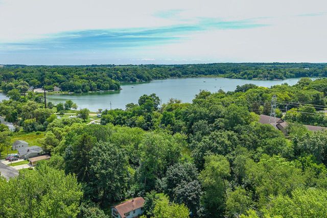 W303S10481 Sandy Beach ROAD, Mukwonago, WI 53149