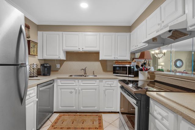 770 Sundial Court 400, Fort Walton Beach, FL 32548