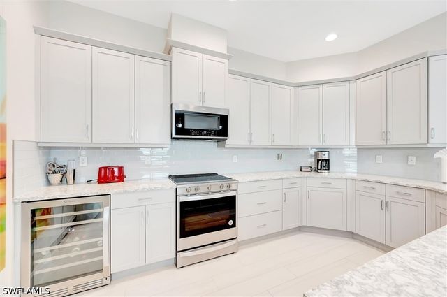 5743 Highbourne DR, Naples, FL 34113