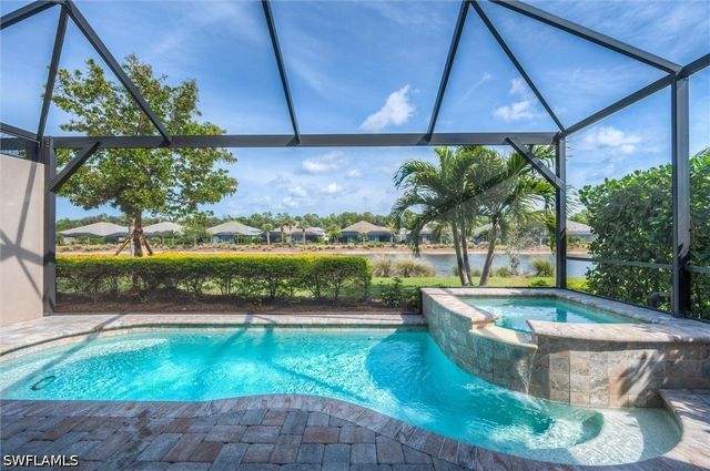 5743 Highbourne DR, Naples, FL 34113