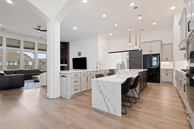 912 Rabbit Brush RD, Leander, TX 78641