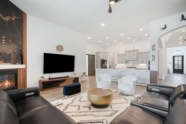 912 Rabbit Brush RD, Leander, TX 78641