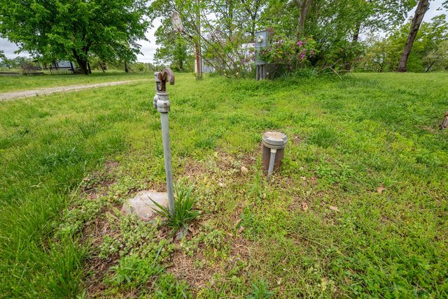 866 County Road 328, Thayer, MO 65791