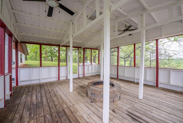 866 County Road 328, Thayer, MO 65791