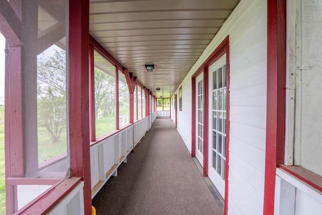 866 County Road 328, Thayer, MO 65791