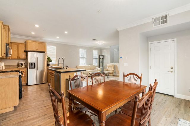 28 Crystalwood Cir, Lincoln, CA 95648