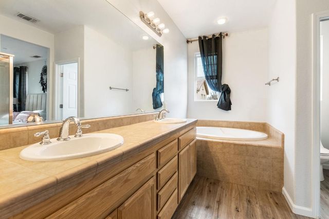 28 Crystalwood Cir, Lincoln, CA 95648