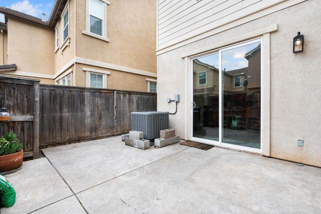 28 Crystalwood Cir, Lincoln, CA 95648