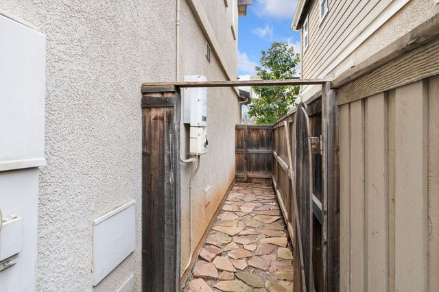 28 Crystalwood Cir, Lincoln, CA 95648