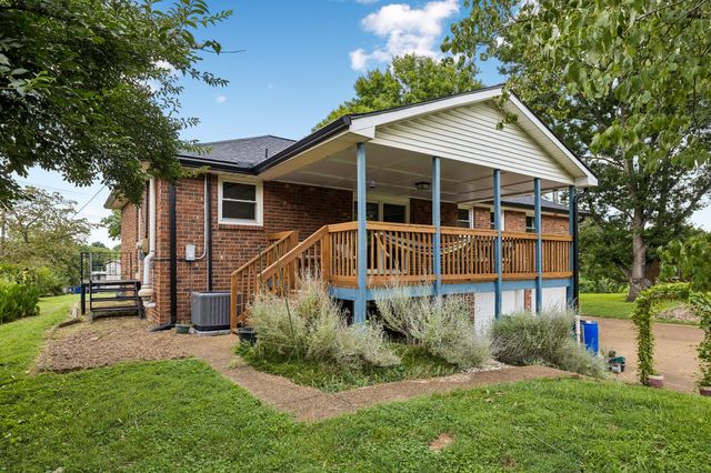 569 McMurray Dr, Nashville, TN 37211