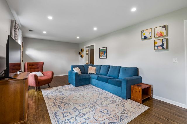 569 McMurray Dr, Nashville, TN 37211