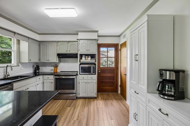 569 McMurray Dr, Nashville, TN 37211