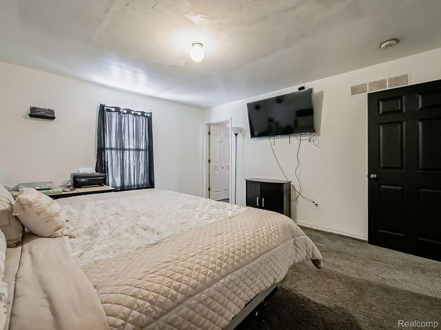 34460 Van Born Road, Wayne, MI 48184