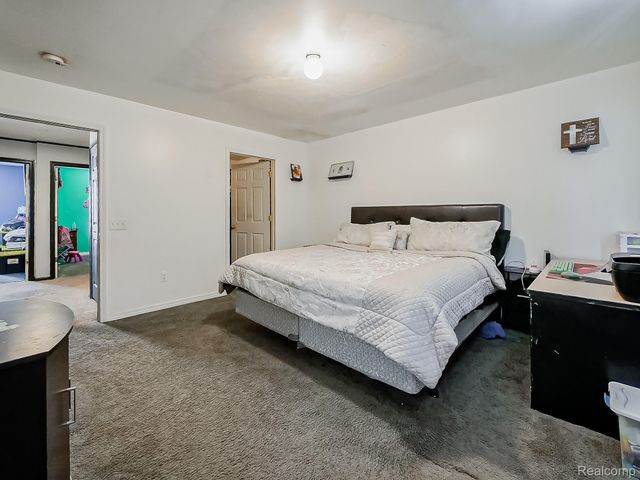 34460 Van Born Road, Wayne, MI 48184