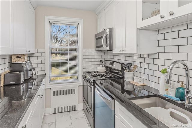 250 Central Avenue C111, Lawrence, NY 11559