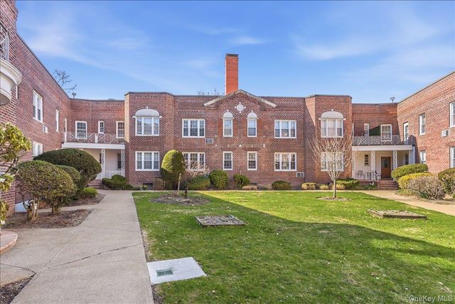 250 Central Avenue C111, Lawrence, NY 11559