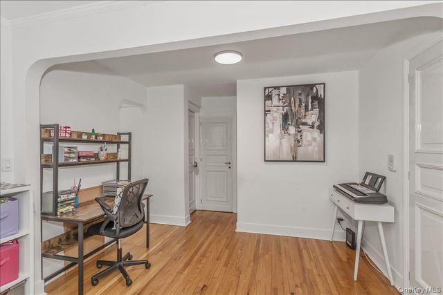 250 Central Avenue C111, Lawrence, NY 11559