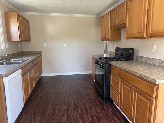 1422 E Granet Avenue, Hazel Park, MI 48030