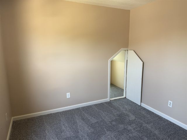 1422 E Granet Avenue, Hazel Park, MI 48030
