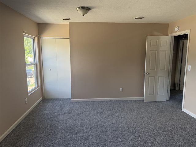 1422 E Granet Avenue, Hazel Park, MI 48030