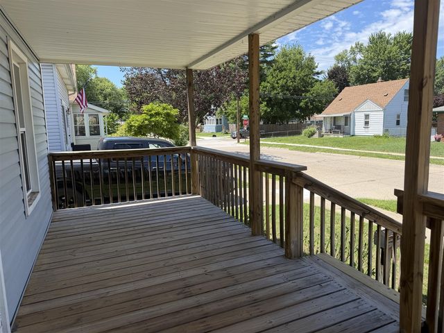 1422 E Granet Avenue, Hazel Park, MI 48030
