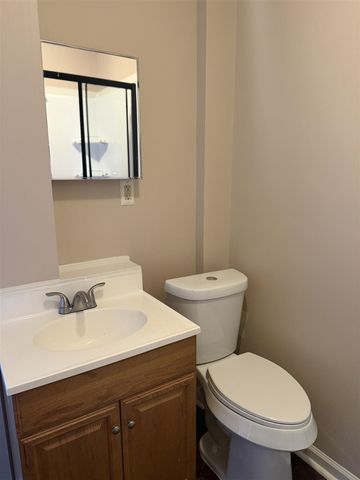 1422 E Granet Avenue, Hazel Park, MI 48030