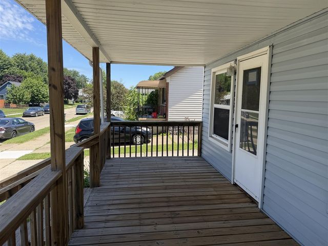 1422 E Granet Avenue, Hazel Park, MI 48030