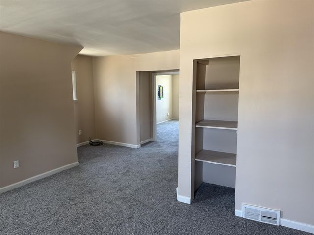 1422 E Granet Avenue, Hazel Park, MI 48030