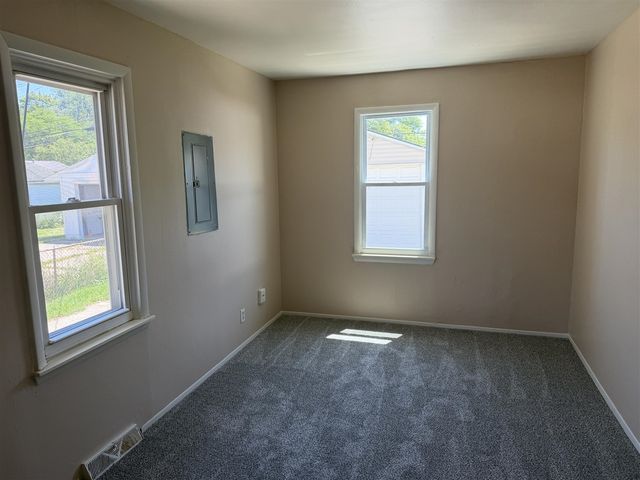 1422 E Granet Avenue, Hazel Park, MI 48030