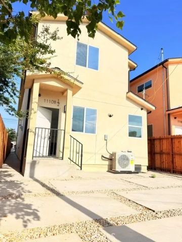 11108 S Avalon, Los Angeles, CA 90061