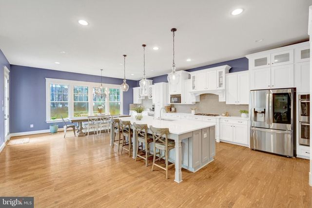 41258 CHATHAM GREEN CIR, Aldie, VA 20105