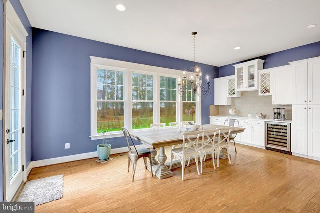 41258 CHATHAM GREEN CIR, Aldie, VA 20105