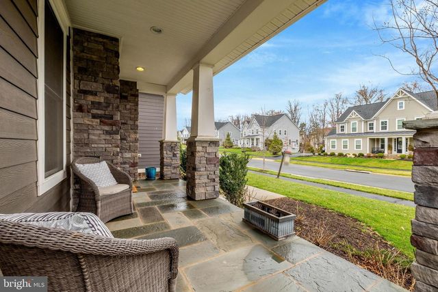 41258 CHATHAM GREEN CIR, Aldie, VA 20105