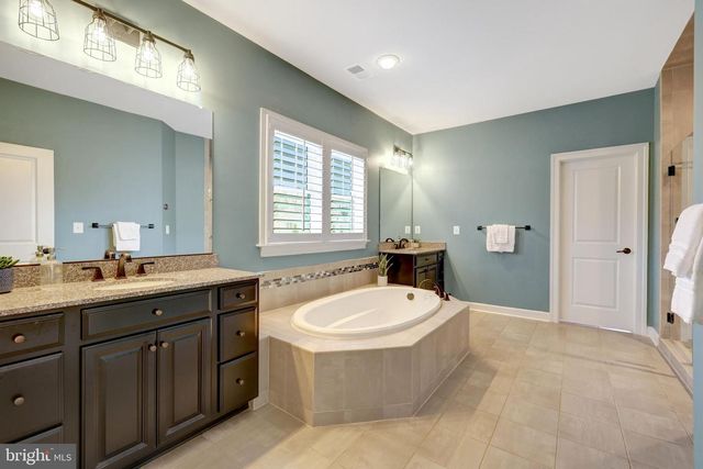 41258 CHATHAM GREEN CIR, Aldie, VA 20105