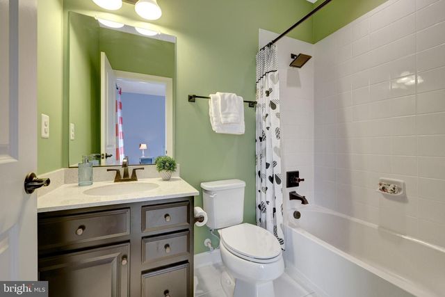 41258 CHATHAM GREEN CIR, Aldie, VA 20105