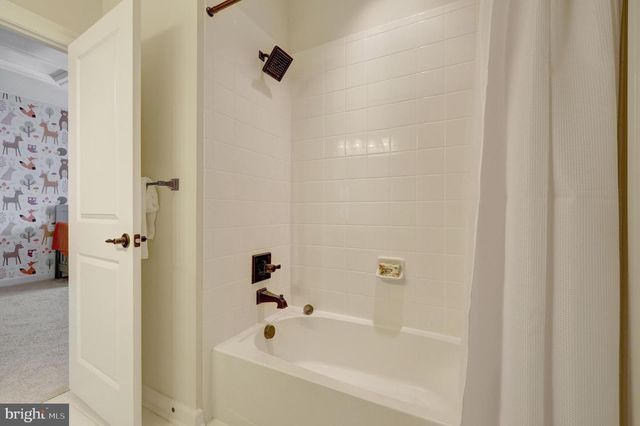 41258 CHATHAM GREEN CIR, Aldie, VA 20105