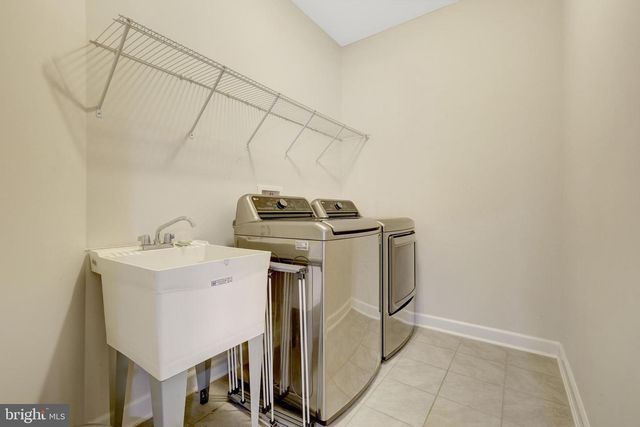 41258 CHATHAM GREEN CIR, Aldie, VA 20105