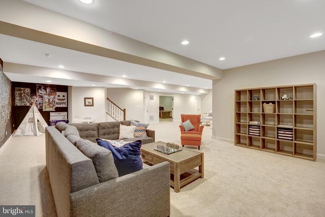 41258 CHATHAM GREEN CIR, Aldie, VA 20105