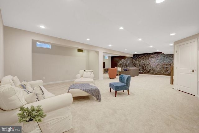 41258 CHATHAM GREEN CIR, Aldie, VA 20105