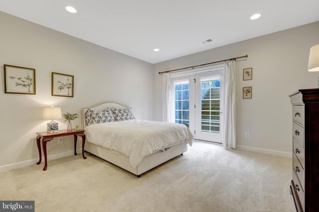 41258 CHATHAM GREEN CIR, Aldie, VA 20105