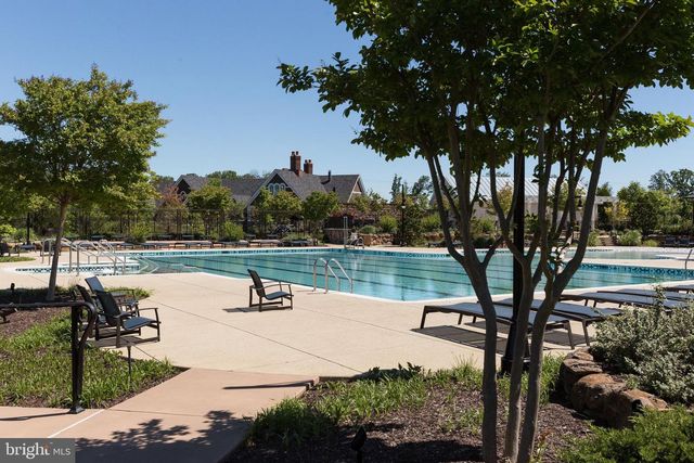 41258 CHATHAM GREEN CIR, Aldie, VA 20105