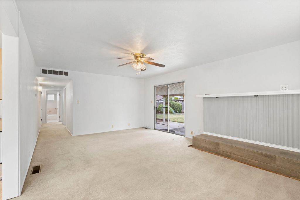 Image 14 of property listing at 131 E Gail Avenue, Tulare, CA 93274