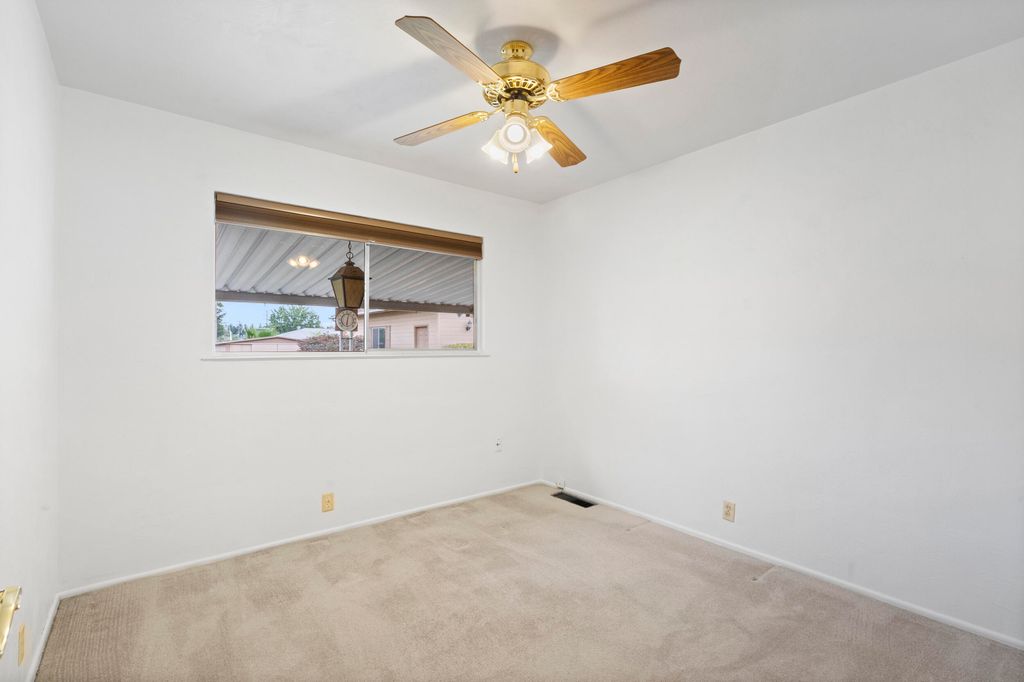 Image 17 of property listing at 131 E Gail Avenue, Tulare, CA 93274