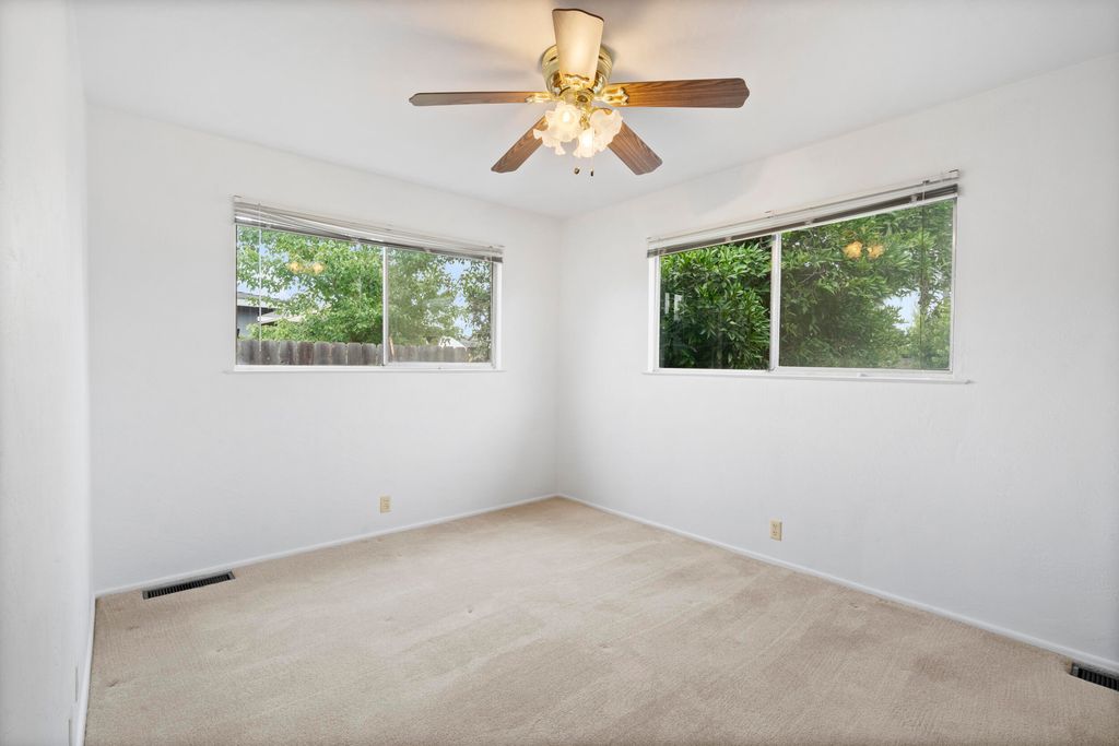 Image 19 of property listing at 131 E Gail Avenue, Tulare, CA 93274