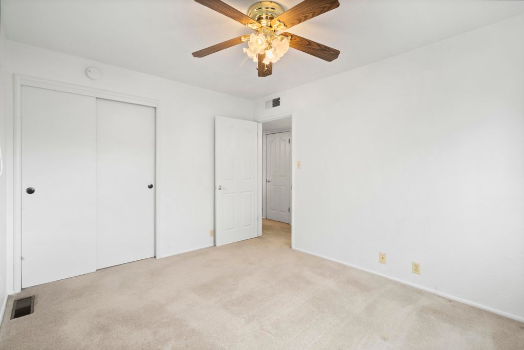 Image 20 of property listing at 131 E Gail Avenue, Tulare, CA 93274