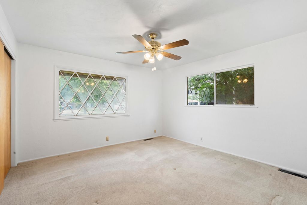 Image 22 of property listing at 131 E Gail Avenue, Tulare, CA 93274